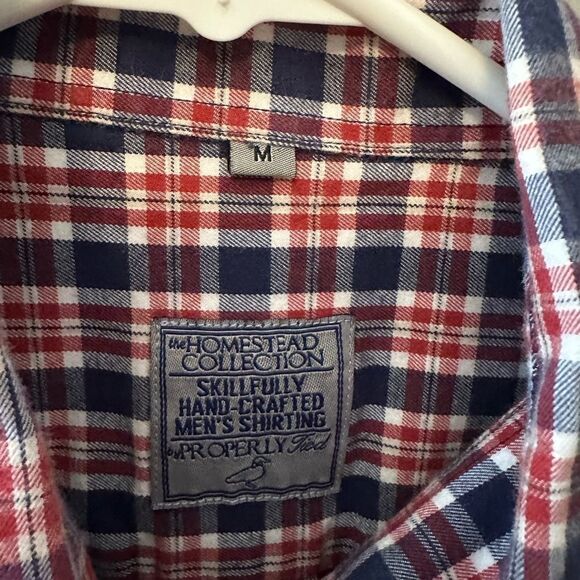 Homestead Collection Brand Men's Red and Navy Blue Checkered Shirt Medium - Picture 3 of 6